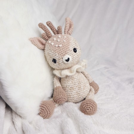 Charlie, faon, modèle au crochet